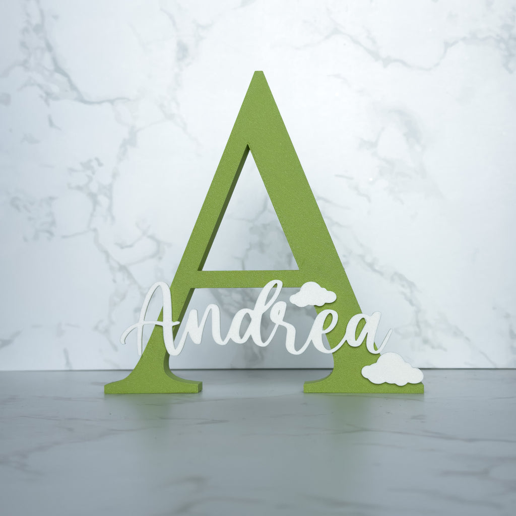 Iniziale con nome in rilievo - h 18 cm.