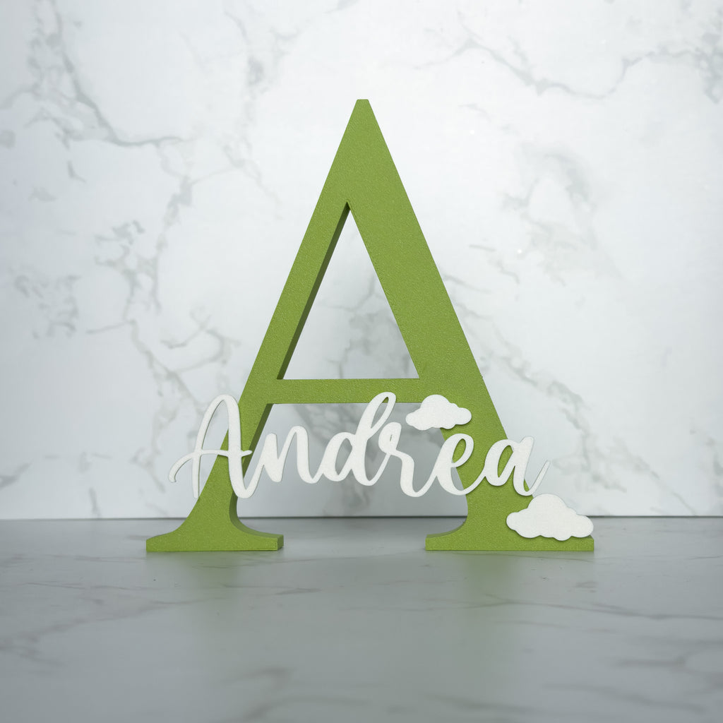 Iniziale con nome in rilievo - h 18 cm.