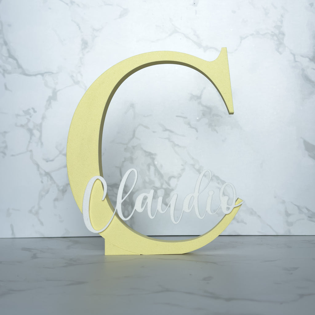 Iniziale con nome in rilievo - h 18 cm.