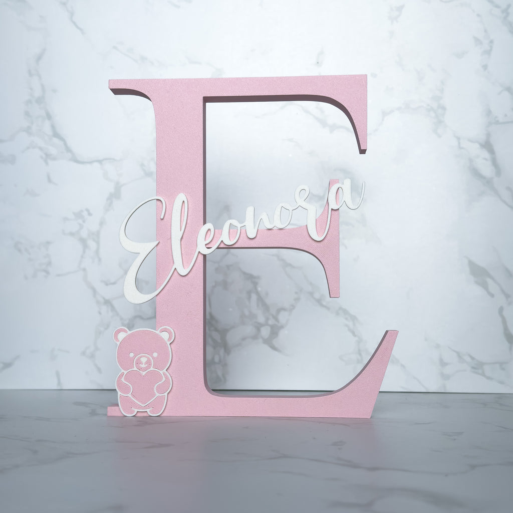 Iniziale con nome in rilievo - h 22 cm.